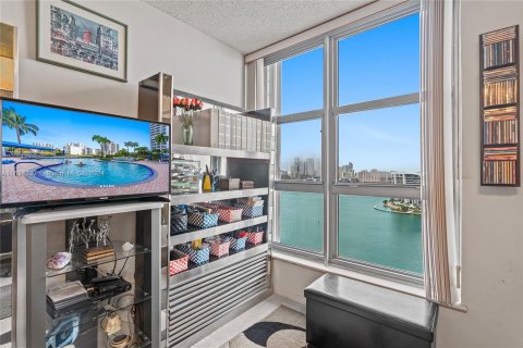 Condo in Aventura, Florida, 3 bedrooms  № 1310487 - photo 24