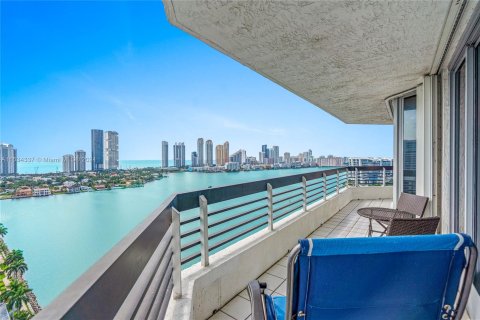 Copropriété à vendre à Aventura, Floride: 3 chambres, 157.38 m2 № 1310487 - photo 5