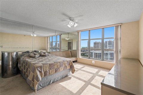 Condo in Aventura, Florida, 3 bedrooms  № 1310487 - photo 15