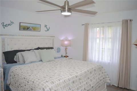 Villa ou maison à vendre à Punta Gorda, Floride: 4 chambres, 210.8 m2 № 762111 - photo 23