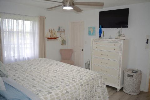 Villa ou maison à vendre à Punta Gorda, Floride: 4 chambres, 210.8 m2 № 762111 - photo 25