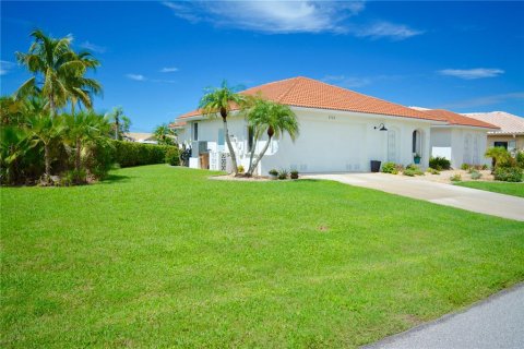 Villa ou maison à vendre à Punta Gorda, Floride: 4 chambres, 210.8 m2 № 762111 - photo 5