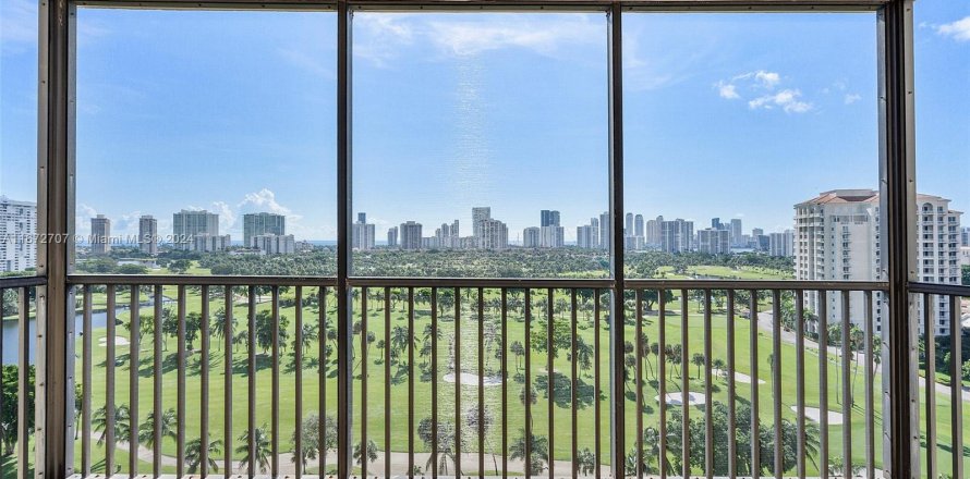 Condominio en Aventura, Florida, 2 dormitorios  № 1396145