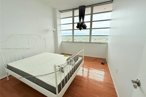 Condominio en alquiler en Miami, Florida, 2 dormitorios, 105.91 m2 № 1396193 - foto 6