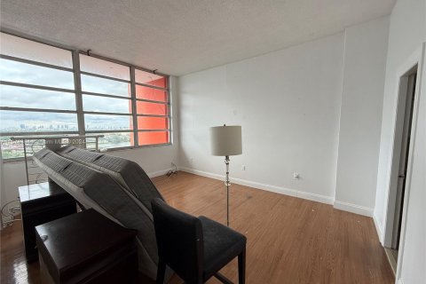 Condominio en alquiler en Miami, Florida, 2 dormitorios, 105.91 m2 № 1396193 - foto 8