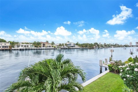 Condo in Fort Lauderdale, Florida, 2 bedrooms  № 1396101 - photo 27