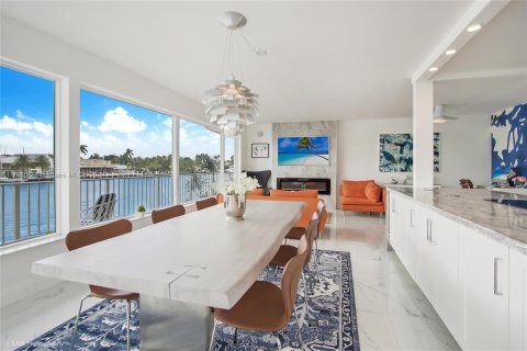 Condo in Fort Lauderdale, Florida, 2 bedrooms  № 1396101 - photo 8