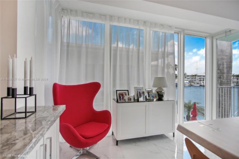 Condo in Fort Lauderdale, Florida, 2 bedrooms  № 1396101 - photo 11