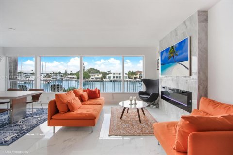 Condo in Fort Lauderdale, Florida, 2 bedrooms  № 1396101 - photo 3