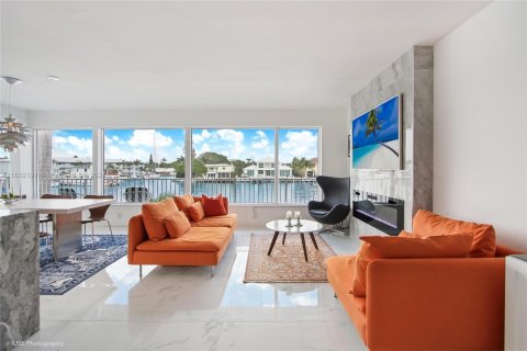 Condo in Fort Lauderdale, Florida, 2 bedrooms  № 1396101 - photo 5