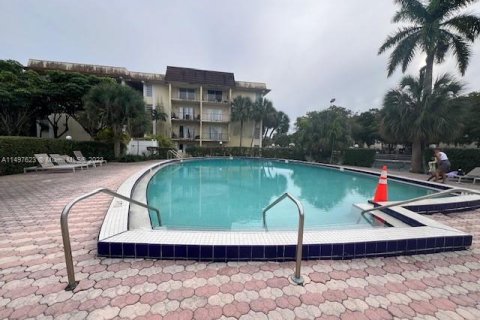 Copropriété à vendre à North Miami, Floride: 2 chambres, 97.18 m2 № 878240 - photo 28