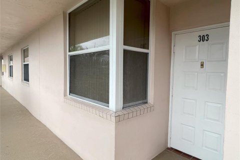 Condo in Sunrise, Florida, 2 bedrooms  № 1228802 - photo 9