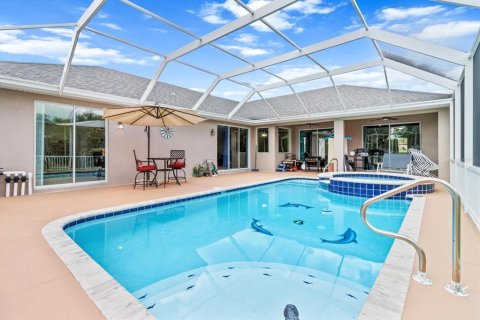 Villa ou maison à vendre à Homosassa, Floride: 4 chambres, 284.19 m2 № 1342795 - photo 2