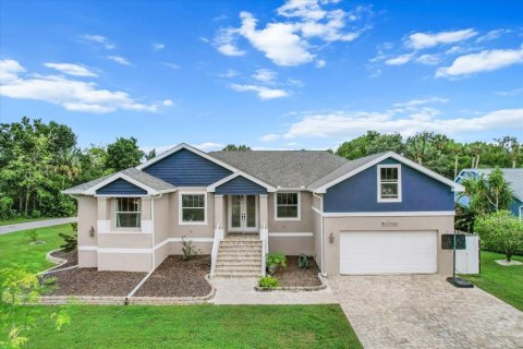 Villa ou maison à vendre à Homosassa, Floride: 4 chambres, 284.19 m2 № 1342795 - photo 1