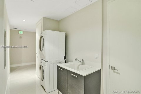 Condominio en venta en Aventura, Florida, 3 dormitorios, 233.93 m2 № 1077626 - foto 9