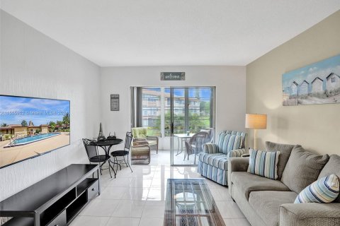 Condo in Lauderdale Lakes, Florida, 2 bedrooms  № 1077625 - photo 29