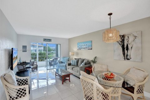 Condo in Lauderdale Lakes, Florida, 2 bedrooms  № 1077625 - photo 26