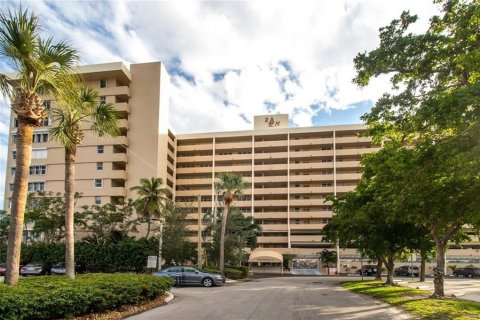 Condo in Fort Lauderdale, Florida, 2 bedrooms  № 970407 - photo 1