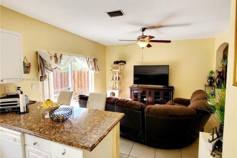 Adosado en venta en Miramar, Florida, 4 dormitorios, 180.14 m2 № 911189 - foto 7