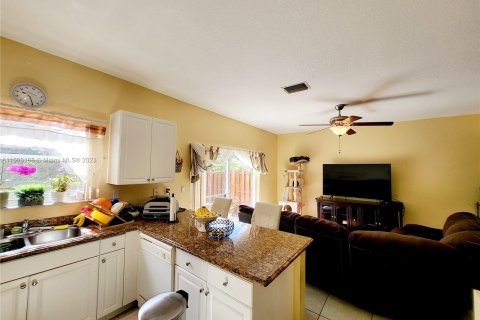 Adosado en venta en Miramar, Florida, 4 dormitorios, 180.14 m2 № 911189 - foto 8