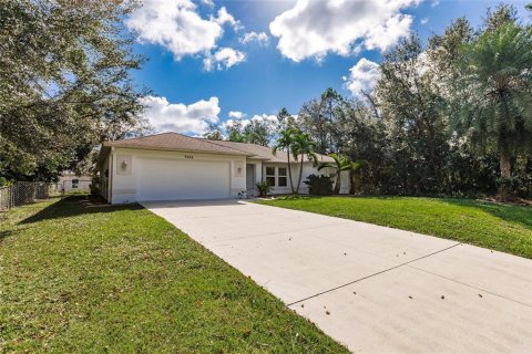 Villa ou maison à vendre à North Port, Floride: 3 chambres, 164.07 m2 № 1405532 - photo 2