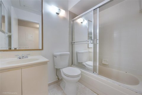 Condominio en venta en Miami, Florida, 2 dormitorios, 77.02 m2 № 1428292 - foto 6