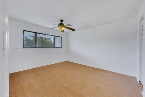 Condominio en venta en Miami, Florida, 2 dormitorios, 77.02 m2 № 1428292 - foto 8