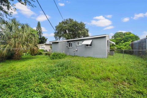 House in Miami, Florida 3 bedrooms № 1428265 - photo 21