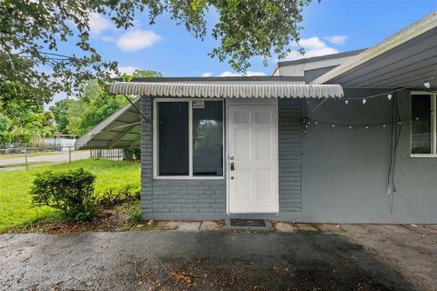 House in Miami, Florida 3 bedrooms № 1428265 - photo 1