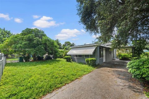 House in Miami, Florida 3 bedrooms № 1428265 - photo 23