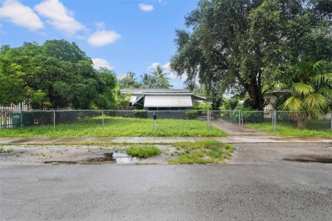 House in Miami, Florida 3 bedrooms № 1428265 - photo 22