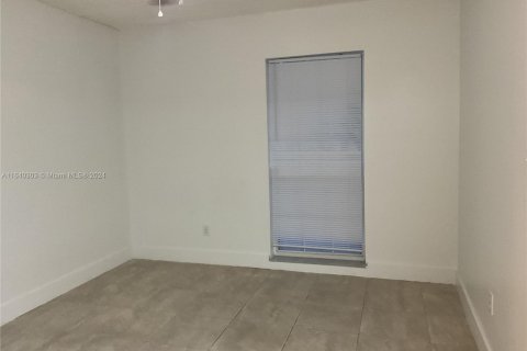 Copropriété à vendre à Pembroke Pines, Floride: 2 chambres, 102.19 m2 № 1316156 - photo 16