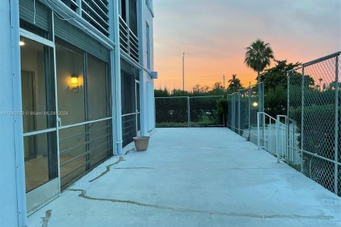 Copropriété à vendre à Pembroke Pines, Floride: 2 chambres, 102.19 m2 № 1316156 - photo 30