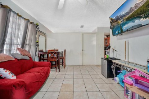 Immobilier commercial à vendre à Miami, Floride: 152.17 m2 № 1356745 - photo 6