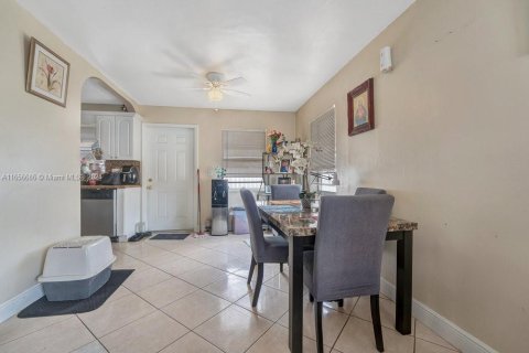 Immobilier commercial à vendre à Miami, Floride: 152.17 m2 № 1356745 - photo 14