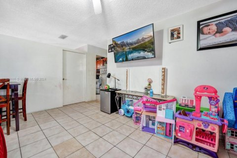 Immobilier commercial à vendre à Miami, Floride: 152.17 m2 № 1356745 - photo 7