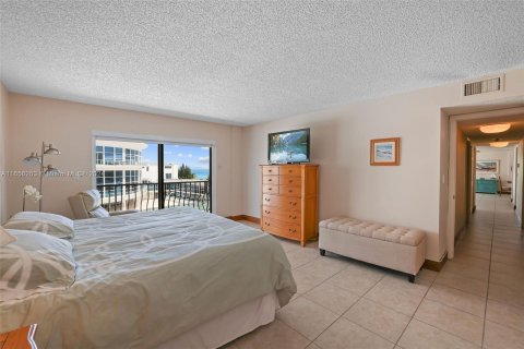 Copropriété à louer à Miami Beach, Floride: 2 chambres, 141.86 m2 № 1356827 - photo 13