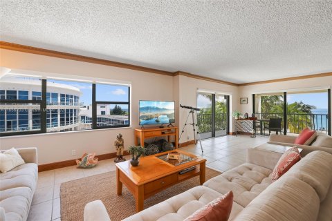 Copropriété à louer à Miami Beach, Floride: 2 chambres, 141.86 m2 № 1356827 - photo 2