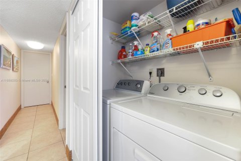 Copropriété à louer à Miami Beach, Floride: 2 chambres, 141.86 m2 № 1356827 - photo 22