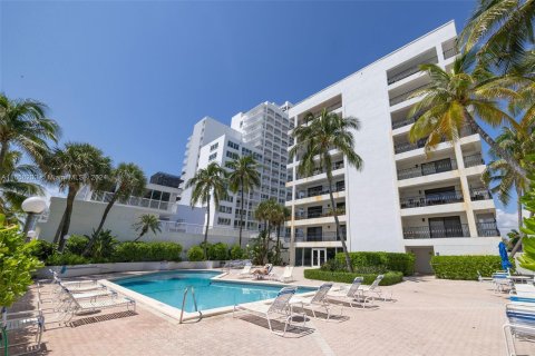 Condominio en alquiler en Miami Beach, Florida, 2 dormitorios, 141.86 m2 № 1356827 - foto 25