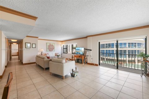 Copropriété à louer à Miami Beach, Floride: 2 chambres, 141.86 m2 № 1356827 - photo 12