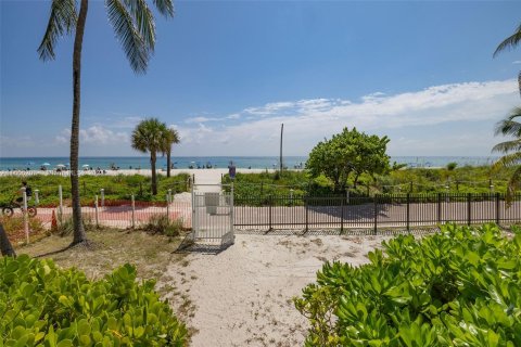 Copropriété à louer à Miami Beach, Floride: 2 chambres, 141.86 m2 № 1356827 - photo 26