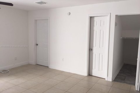 Townhouse in Miami Gardens, Florida 3 bedrooms, 155.89 sq.m. № 1356782 - photo 10