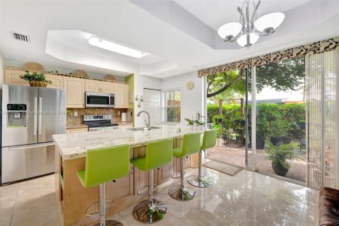 Condo in Fort Lauderdale, Florida, 3 bedrooms  № 1419845 - photo 1