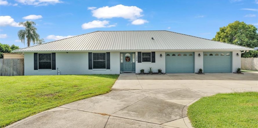 Casa en Auburndale, Florida 3 dormitorios, 208.47 m2 № 1344471