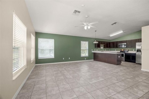 Casa en alquiler en Sorrento, Florida, 4 dormitorios, 150.22 m2 № 1350977 - foto 4