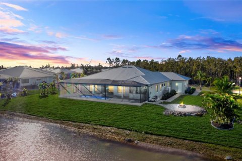 Villa ou maison à vendre à Cape Coral, Floride: 3 chambres, 258.18 m2 № 1355581 - photo 3