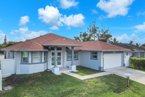 Villa ou maison à vendre à Hallandale Beach, Floride: 4 chambres, 196.4 m2 № 981458 - photo 3