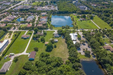 House in Naples, Florida 3 bedrooms, 129.69 sq.m. № 1311667 - photo 11