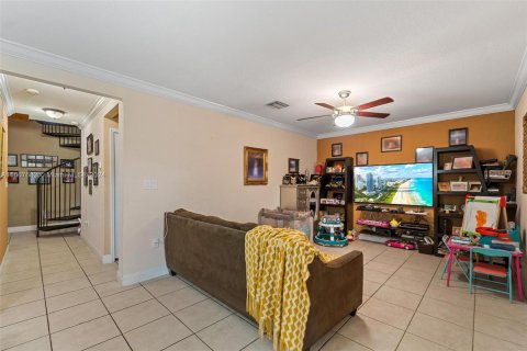 Condo in Miami, Florida, 3 bedrooms  № 1383098 - photo 5